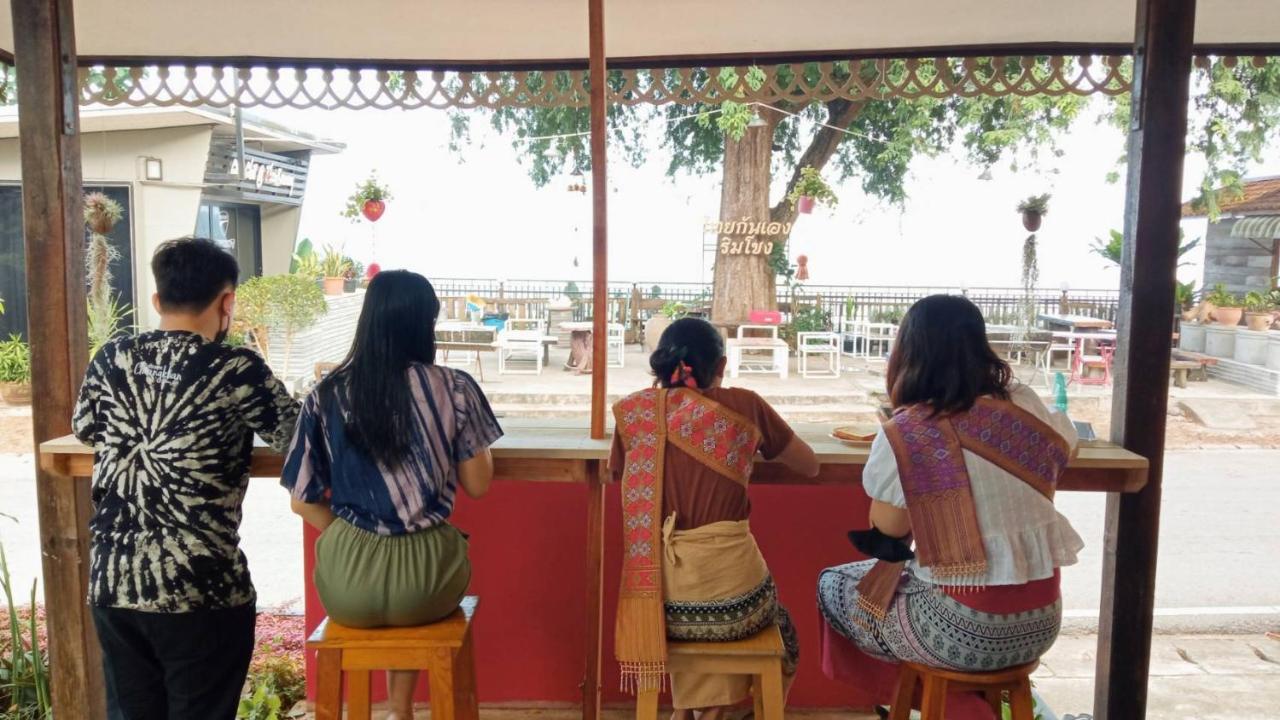 치앙 칸 ไทยกันเอง ริมโขง 아파트 외부 사진